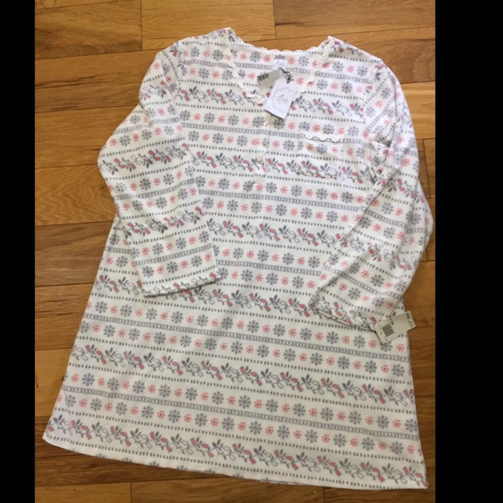 NWT aria nightgown